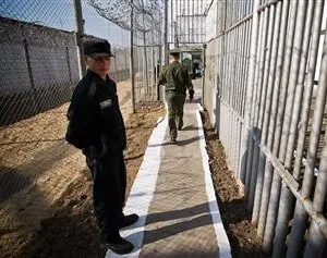 Qamoqda o'tirgan 7 ta yulduzlar (video)